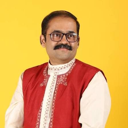 Veeresh Karnik, co-founder of Sammsiddhi — astrologer, numerologist and Astro-Numero-Vaastu consultant